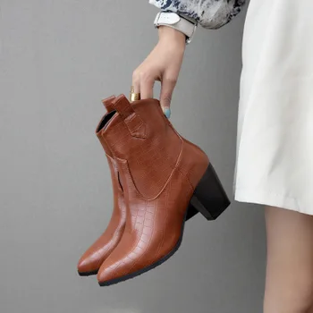 Plus Size Western Cowboy Women's Boots 2020 Winter New Pointed Short Boots Bamboo Pattern Nude Boots Women's Shoes 
Plus Size Western Cowboy Women's Boots 2020 Winter New Pointed Short Boots Bamboo Pattern Nude Boots Women's Shoes