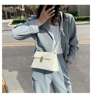 2020 new fashion retro wild armpit bag fashion casual women's shoulder messenger bag lock handbag
2020 new fashion retro wild armpit bag fashion casual women's shoulder messenger bag lock handbag