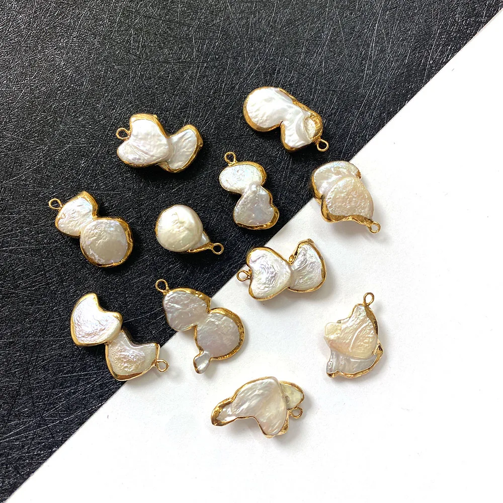 Natural Freshwater Pearl Love Heart Shaped Double Hole Connector for DIY Jewelry Making Necklace Bracelet Size 15x20-15x30mm
Natural Freshwater Pearl Love Heart Shaped Double Hole Connector for DIY Jewelry Making Necklace Bracelet Size 15x20-15x30mm