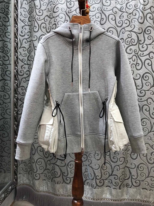 2019 Early autumn new women's collar pull rope, cap and hem, color matching and splicing long-sleeved bathroom jacket 914
2019 Early autumn new women's collar pull rope, cap and hem, color matching and splicing long-sleeved bathroom jacket 914