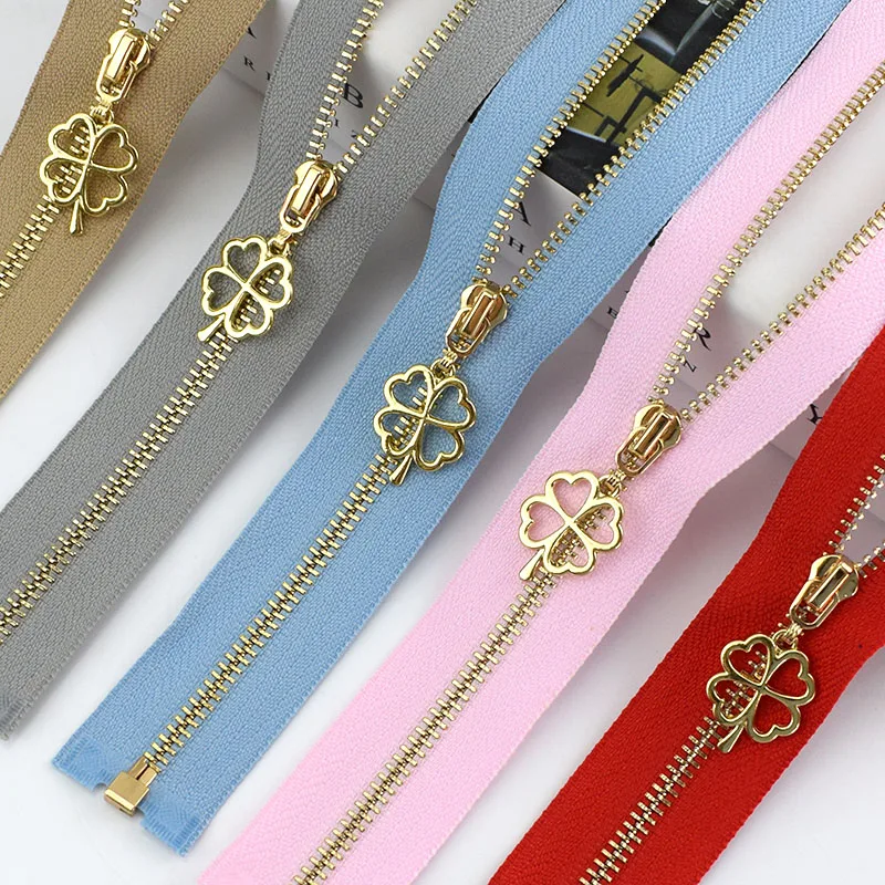 Meetee 2pcs 40cm 3# Metal Zippers Open-End Auto Lock Gold Zipper DIY Bags Purse Garment Decor Zip Sewing Accessories ZA039
Meetee 2pcs 40cm 3# Metal Zippers Open-End Auto Lock Gold Zipper DIY Bags Purse Garment Decor Zip Sewing Accessories ZA039