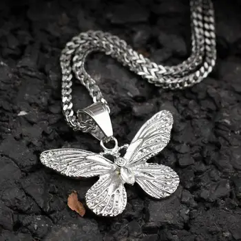 Luxury Stainless Steel 18-inch Cuban Chain Steel Paved Rhinestone Butterfly Pendant Necklace 
Luxury Stainless Steel 18-inch Cuban Chain Steel Paved Rhinestone Butterfly Pendant Necklace