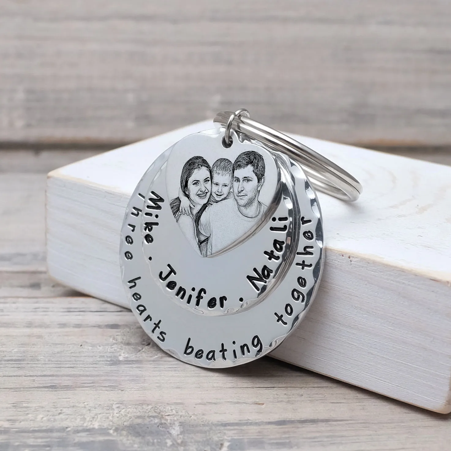 Custom Keychain with Family Photo Personalized Heart Key Chain Engraved Stainless Steel Keyring Keepsake for Family Member Gift
Custom Keychain with Family Photo Personalized Heart Key Chain Engraved Stainless Steel Keyring Keepsake for Family Member Gift