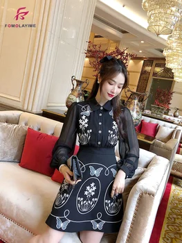 2020 Autumn New Fashion and Elegant Stitching Embroidery Flower Dress for Women 
2020 Autumn New Fashion and Elegant Stitching Embroidery Flower Dress for Women