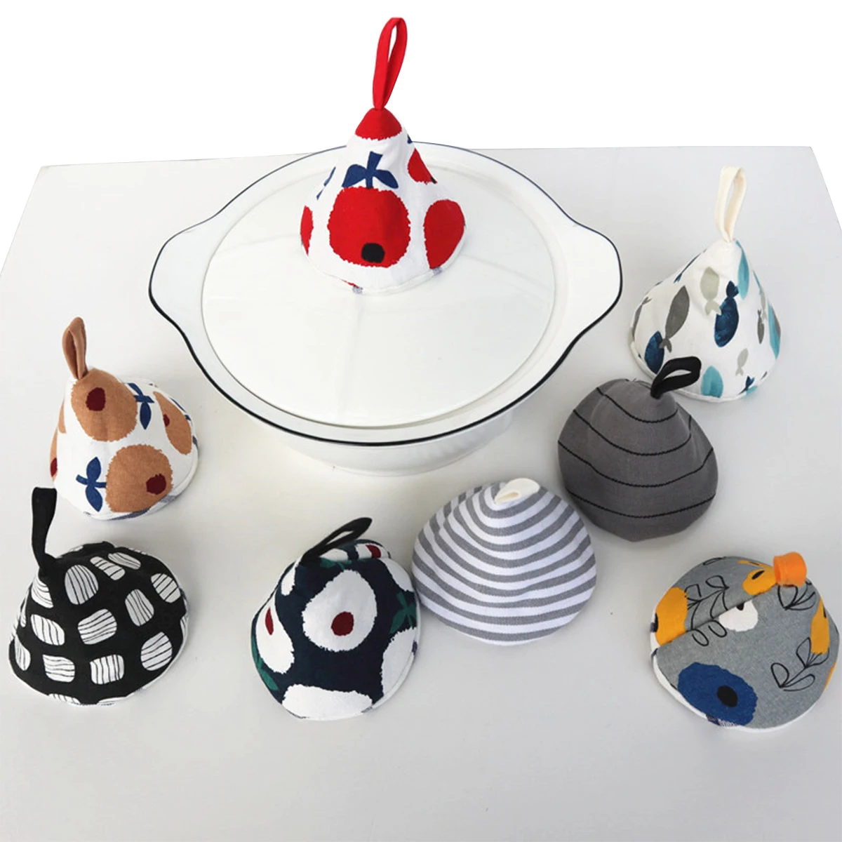 Insulation pot cover Triangle Pot Hat Anti-scalding Insulation with Hanging Ring Cute Apple Pattern Print Kitchen Pot Cover
Insulation pot cover Triangle Pot Hat Anti-scalding Insulation with Hanging Ring Cute Apple Pattern Print Kitchen Pot Cover