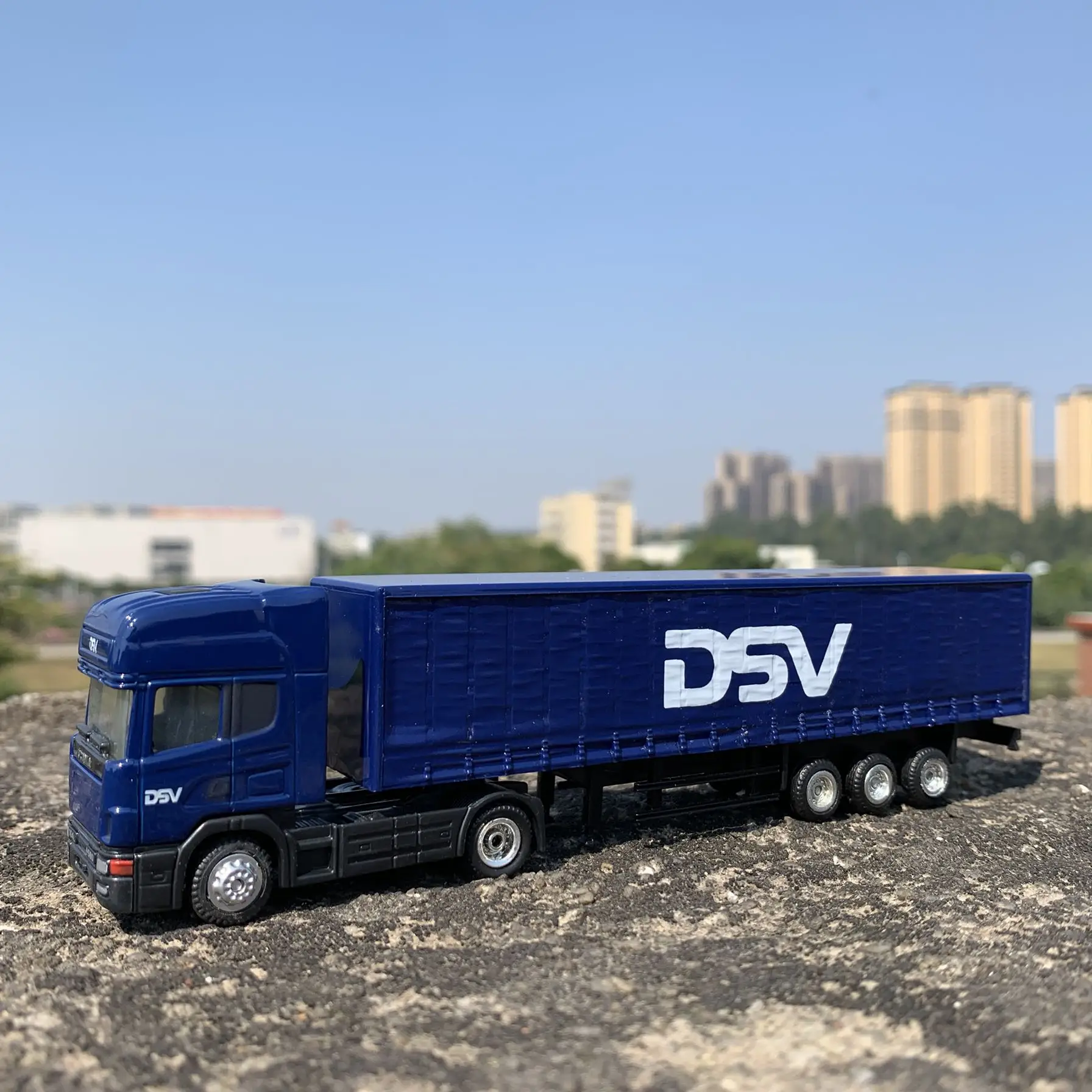 1/87 Scale SCANIA Global Transport and Logistics Truck Diecast Metal Car Model Toy For Gift,Kids,Collection
1/87 Scale SCANIA Global Transport and Logistics Truck Diecast Metal Car Model Toy For Gift,Kids,Collection