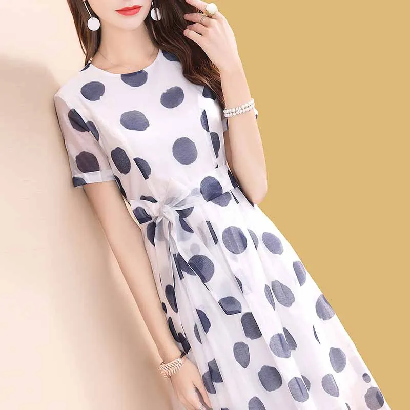 White Polka Dot Dress Women's Summer Mid-length 2019 New Style Lace-up Waist Hugging Slimming by Age Skirt
White Polka Dot Dress Women's Summer Mid-length 2019 New Style Lace-up Waist Hugging Slimming by Age Skirt