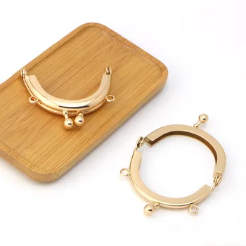 K037 Cute gold Smooth surface no hole semicircle Metal purse frame Kiss Clasp 5CM DIY Coin Purse Bag accessories 5pcs/lot
K037 Cute gold Smooth surface no hole semicircle Metal purse frame Kiss Clasp 5CM DIY Coin Purse Bag accessories 5pcs/lot