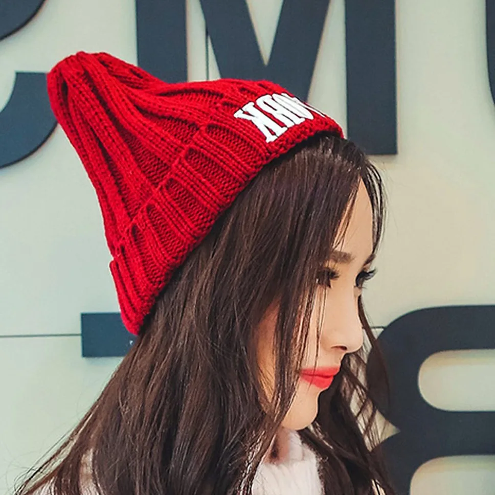 Men's And Women's Tide Knit Pointed Hat Wild Comfortable Casual Letter Embroidery Outdoor Wool Cap Winter Warm Twist Braided Hat
Men's And Women's Tide Knit Pointed Hat Wild Comfortable Casual Letter Embroidery Outdoor Wool Cap Winter Warm Twist Braided Hat