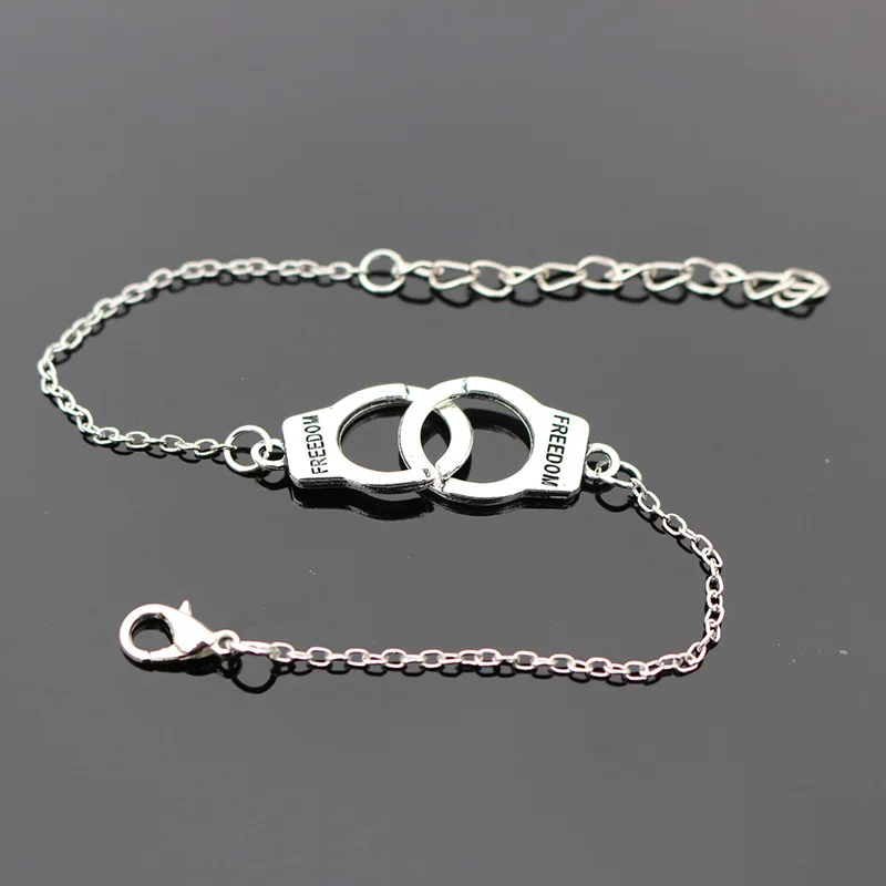 2019 Silver Color Handcuffs Punk Bangles For Women Silver Chain & Link Bracelets Fashion Summer Style Gift
2019 Silver Color Handcuffs Punk Bangles For Women Silver Chain & Link Bracelets Fashion Summer Style Gift