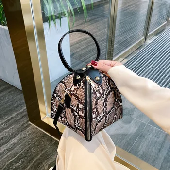 2020 Fashion Leopard Triangle Bag Korean New Hand-held Women's Bag Female Small Single Shoulder Messenger Cute Mini Bag
2020 Fashion Leopard Triangle Bag Korean New Hand-held Women's Bag Female Small Single Shoulder Messenger Cute Mini Bag