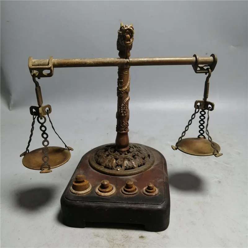 Solid wood base with weight bibcock, balance scale, weighing scale, old objects, nostalgic collection
Solid wood base with weight bibcock, balance scale, weighing scale, old objects, nostalgic collection