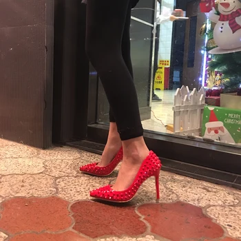 2019 Spring and Autumn New Rivet High Heel Stiletto Shallow Mouth Pointed Shoes Female Large Size Red Bridal Wedding Party Shoes
2019 Spring and Autumn New Rivet High Heel Stiletto Shallow Mouth Pointed Shoes Female Large Size Red Bridal Wedding Party Shoes
