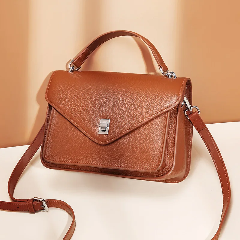 2020 new Korean version of the wild fashion retro first layer cowhide shoulder messenger portable messenger bag women
2020 new Korean version of the wild fashion retro first layer cowhide shoulder messenger portable messenger bag women