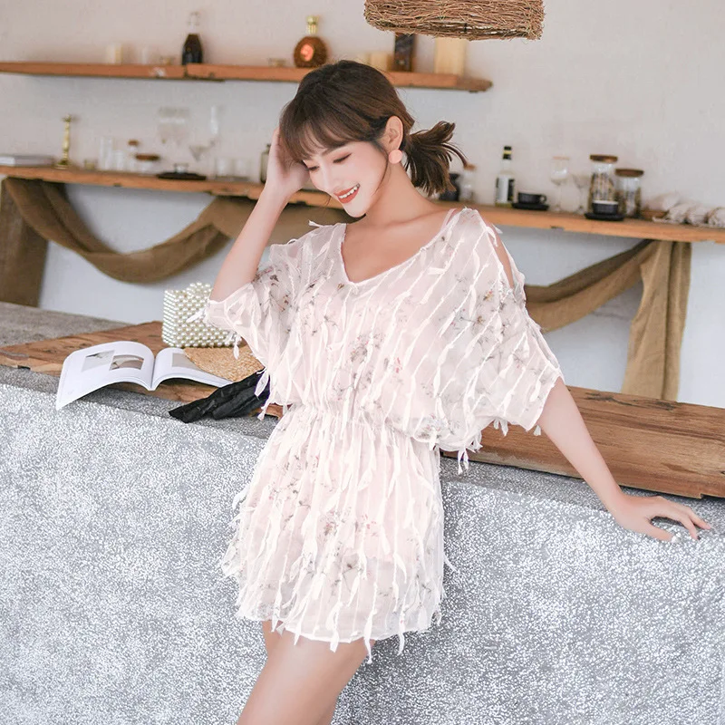 Female Swimsuit 2019 Bikinis Bikini Push Up Swimming Suit For Women Split Three Piece New Korean Sexy Girl Print Polyester
Female Swimsuit 2019 Bikinis Bikini Push Up Swimming Suit For Women Split Three Piece New Korean Sexy Girl Print Polyester