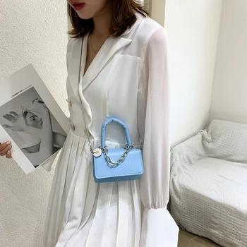 PU Leather Women Mini Shoulder Bag Daisy Flower Chain Messenger Handbag Totes Youth Ladies Simple Versatile Bag 
PU Leather Women Mini Shoulder Bag Daisy Flower Chain Messenger Handbag Totes Youth Ladies Simple Versatile Bag