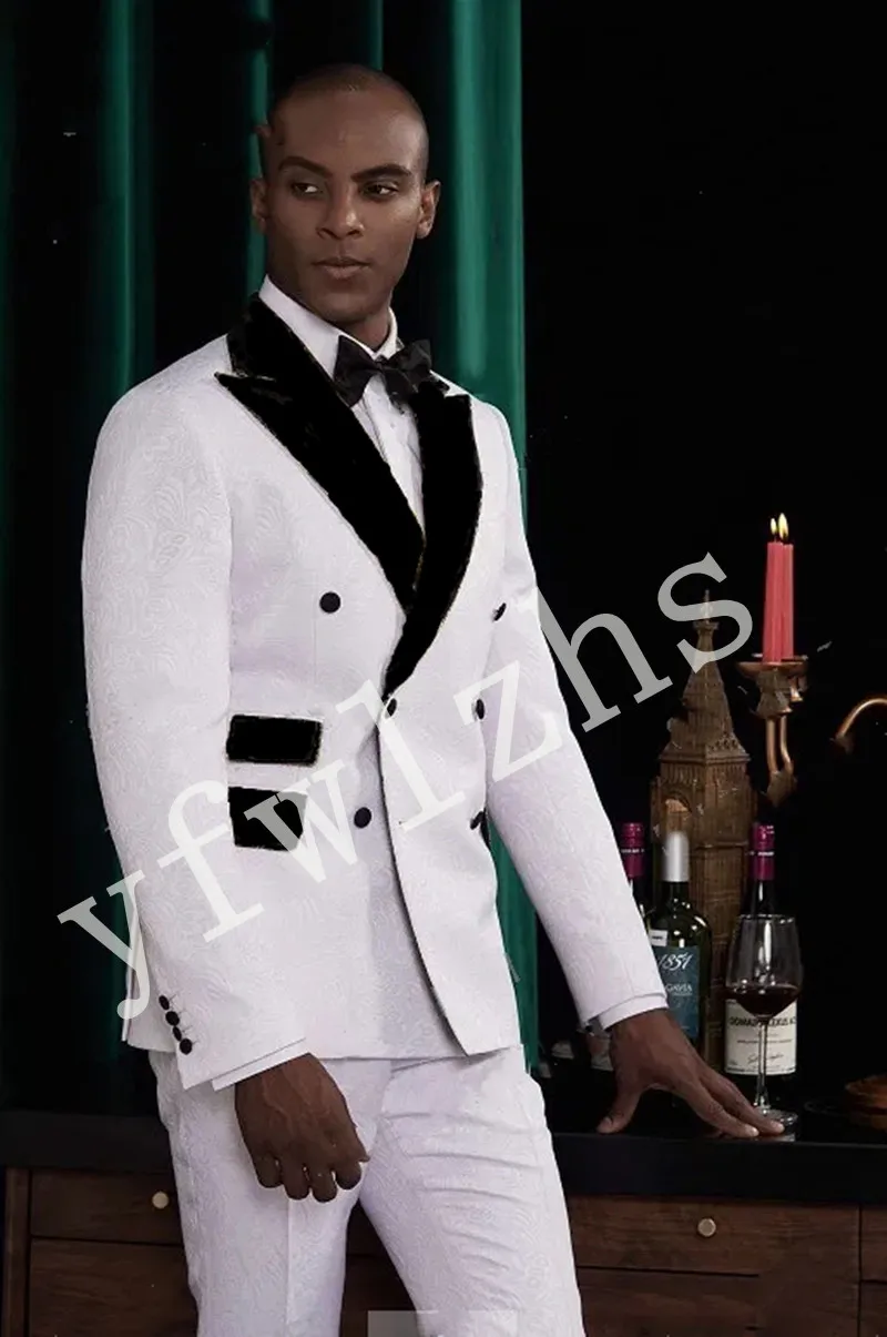 New Arrival Embossing Groomsmen Double-Breasted Groom Tuxedos Men Suits Wedding/Prom Best Man Blazer ( Jacket+Pants+Tie) B61
New Arrival Embossing Groomsmen Double-Breasted Groom Tuxedos Men Suits Wedding/Prom Best Man Blazer ( Jacket+Pants+Tie) B61