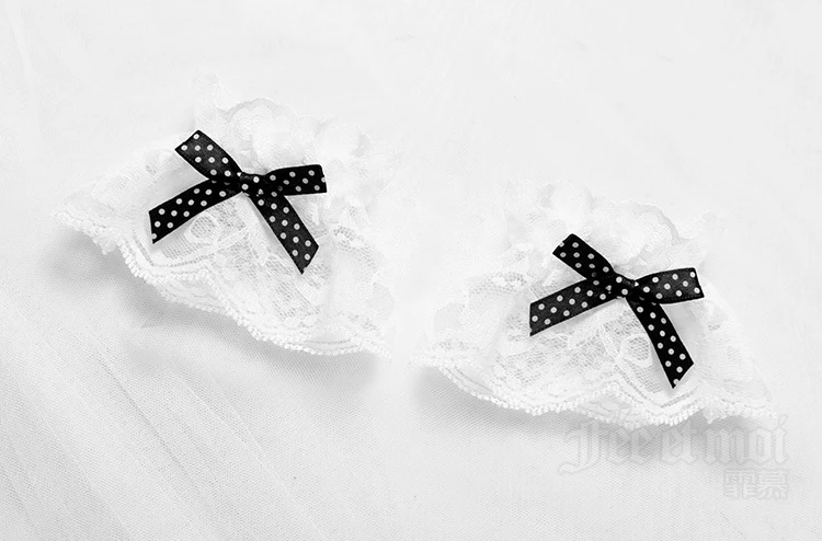 Бюст + юбка + стринги + манжеты + две подвязки 