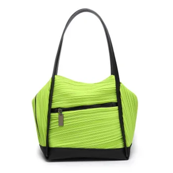 Female bag 2019 spring and summer new casual pleat pack simple fashion lightweight ladies shoulder large capacity mobile handbag
Female bag 2019 spring and summer new casual pleat pack simple fashion lightweight ladies shoulder large capacity mobile handbag