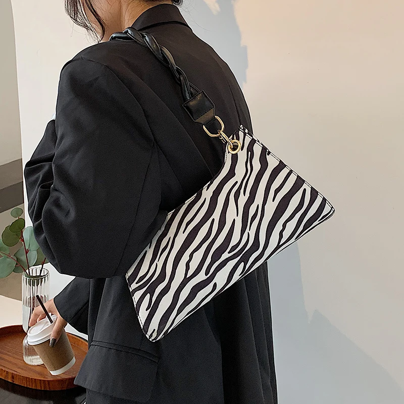 с доставкой Zebra Pattern Small Canvas Shoulder Bags for Women 2020 Casual Handbags and Purses Women's Branded Trend bags
с доставкой Zebra Pattern Small Canvas Shoulder Bags for Women 2020 Casual Handbags and Purses Women's Branded Trend bags