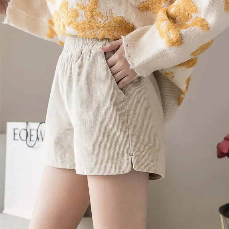 Женские вельветовые шорты, повседневные осенние свободные винтажные шорты с высокой талией и широкими штанинами, черные зимние шорты, C7754, 2021
Женские вельветовые шорты, повседневные осенние свободные винтажные шорты с высокой талией и широкими штанинами, черные зимние шорты, C7754, 2021