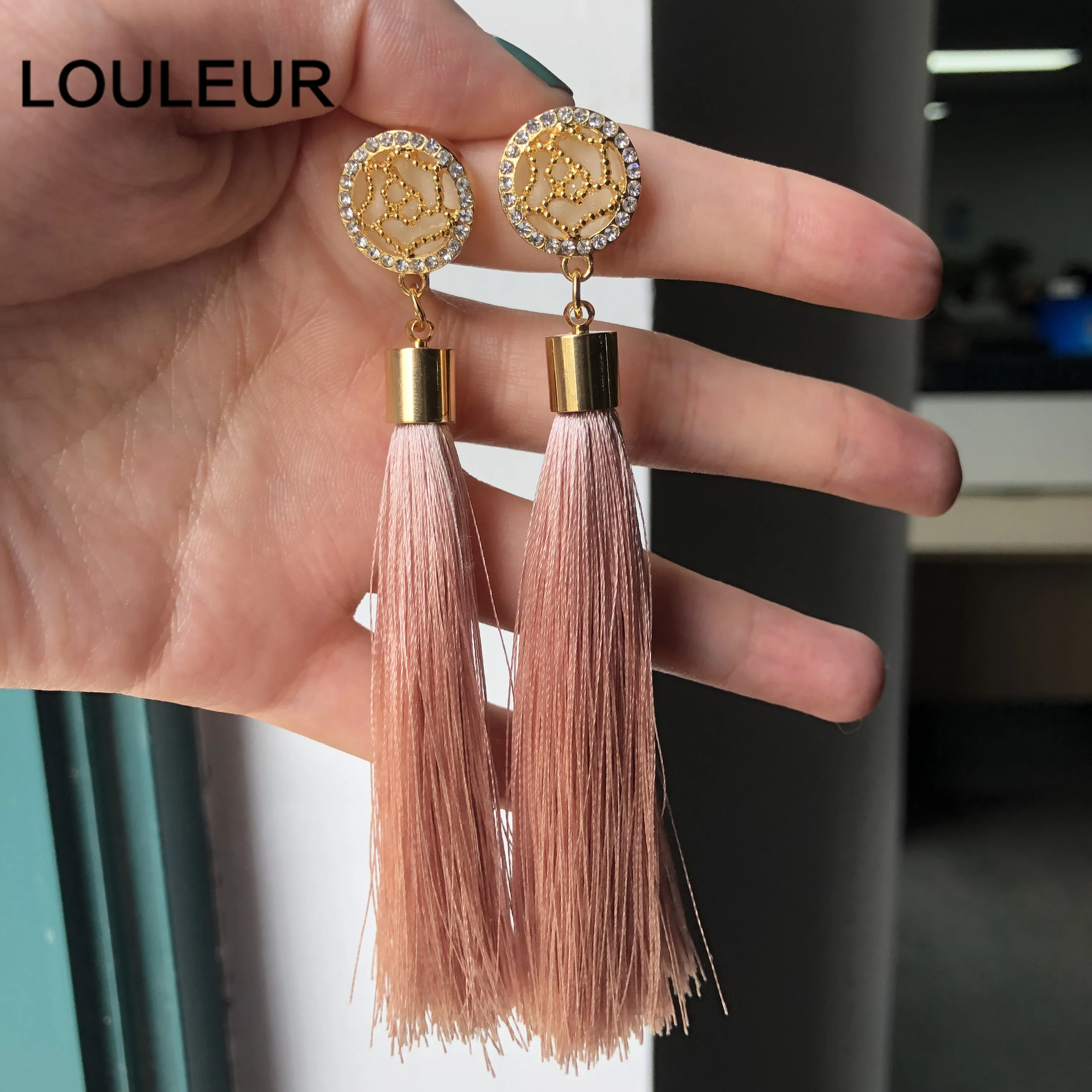 2019 Bohemian Crystal Long Tassel Drop Earrings for Women Gold Flower Ethnic Fringe Dangle Earrings Jewelry серьги vohe earring
2019 Bohemian Crystal Long Tassel Drop Earrings for Women Gold Flower Ethnic Fringe Dangle Earrings Jewelry серьги vohe earring