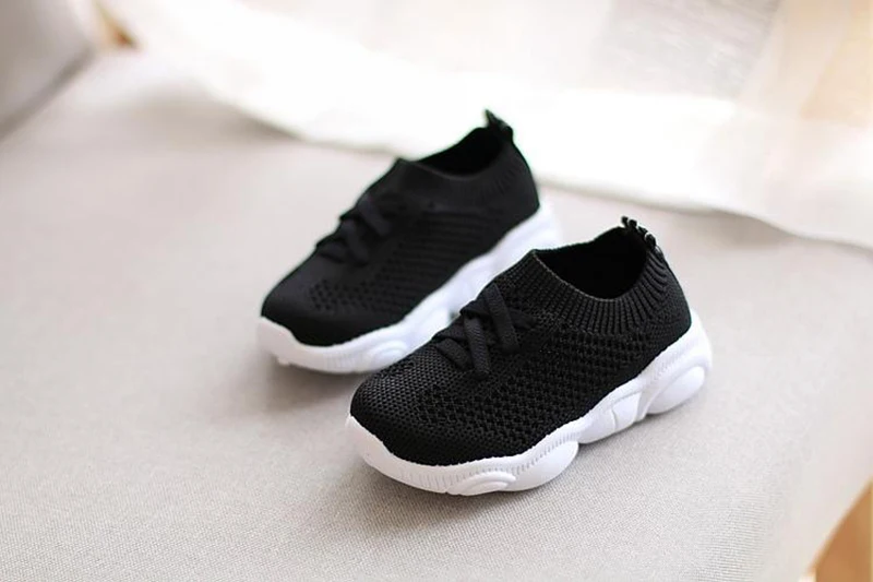 Sneakers antidérapantes pour bébé noir