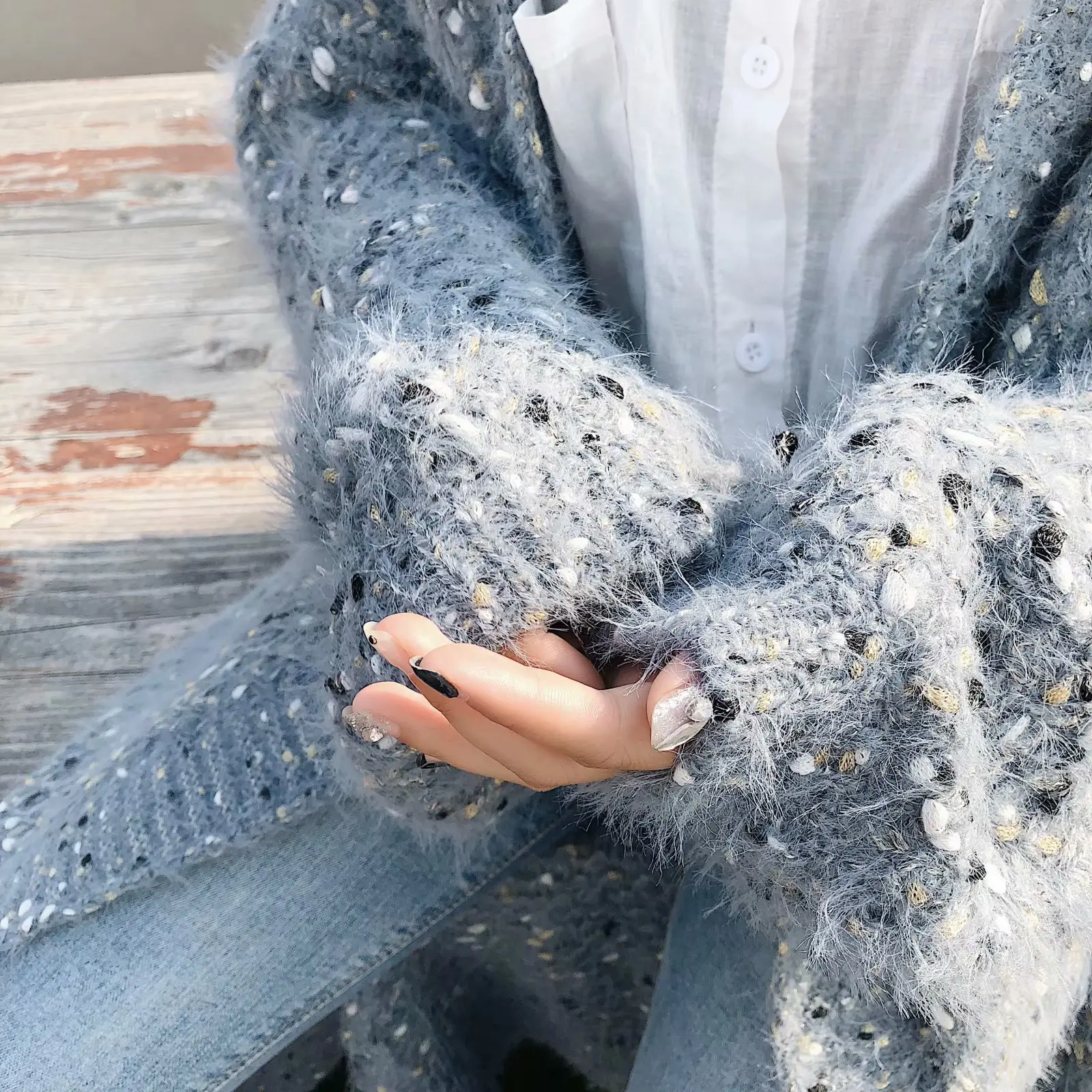 2018 Autumn New Products Hong Kong Flavor Retro Loose Colored Thread Blended Long Sleeve Mid-length Knitted Cardigan Women's
2018 Autumn New Products Hong Kong Flavor Retro Loose Colored Thread Blended Long Sleeve Mid-length Knitted Cardigan Women's
