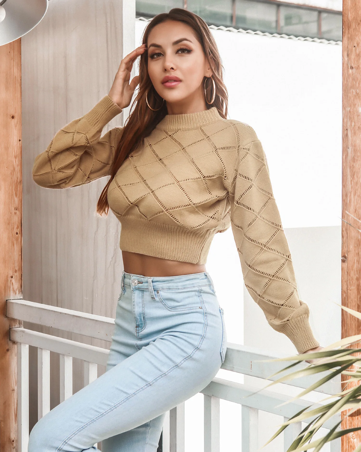 Pure color round neck sweater rhombus cordless sweater New women's clothing for autumn and winter
Pure color round neck sweater rhombus cordless sweater New women's clothing for autumn and winter