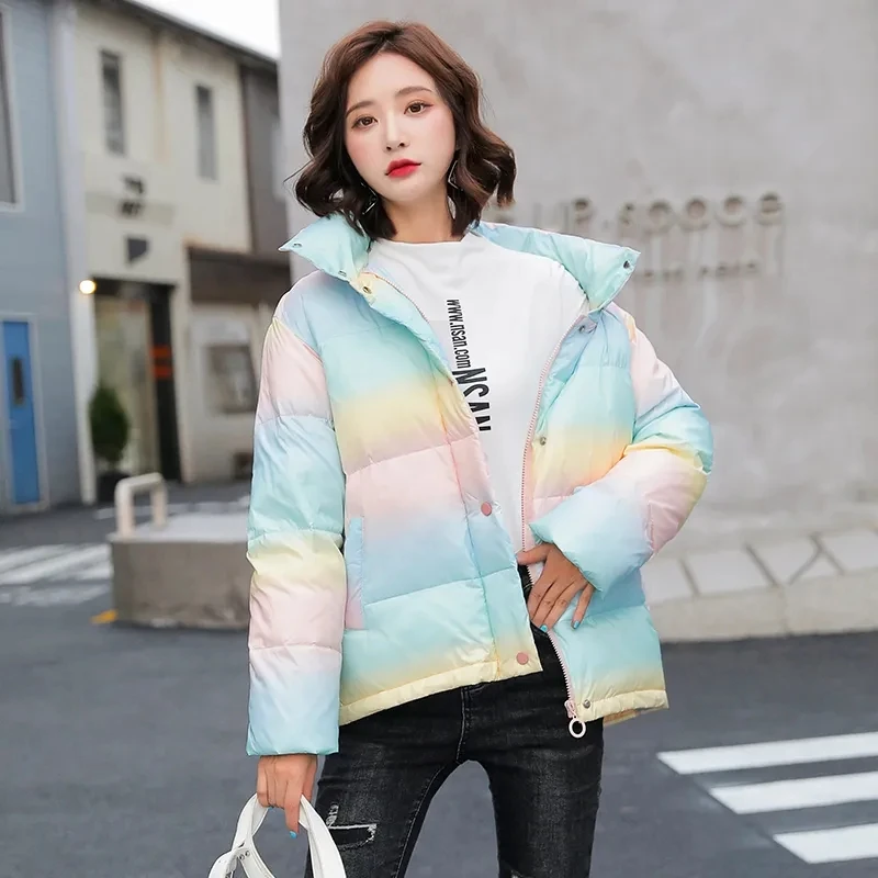 Gradient Rainbow Down Jacket Women 2023 New White Duck Down Down Jacket Short Loose Bread Jacket Korean Fashion Jacket Parkas
Gradient Rainbow Down Jacket Women 2023 New White Duck Down Down Jacket Short Loose Bread Jacket Korean Fashion Jacket Parkas