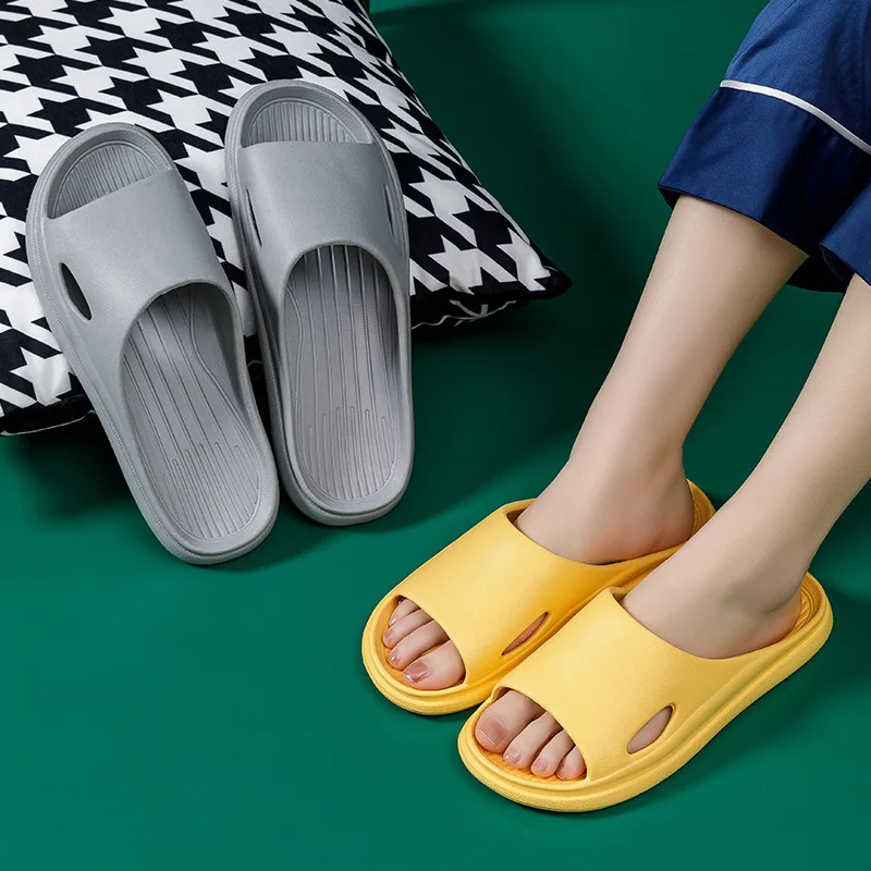 Summer New Style Men's Slippers Home Indoor Bathroom Comfortable Breathable Deodorant External Sandals and Slippers Shoes
Summer New Style Men's Slippers Home Indoor Bathroom Comfortable Breathable Deodorant External Sandals and Slippers Shoes