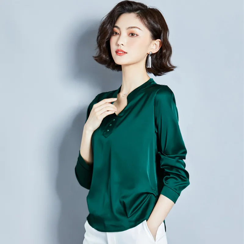Autumn 2020 New Women's V-neck Shirt Long Sleeve Satin Top Showing Thin Bottom Coat Temperament Foreign Style Small Shirt 
Autumn 2020 New Women's V-neck Shirt Long Sleeve Satin Top Showing Thin Bottom Coat Temperament Foreign Style Small Shirt