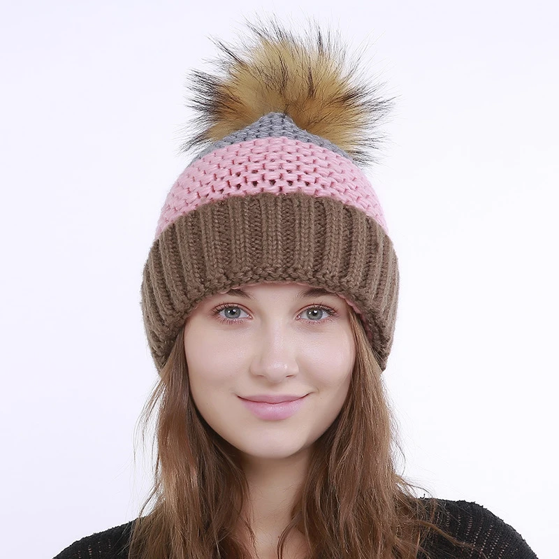Autumn and winter new knitted wool hat 2019 imitation rabbit fur ball color matching curling warm ladies single layer hat
Autumn and winter new knitted wool hat 2019 imitation rabbit fur ball color matching curling warm ladies single layer hat