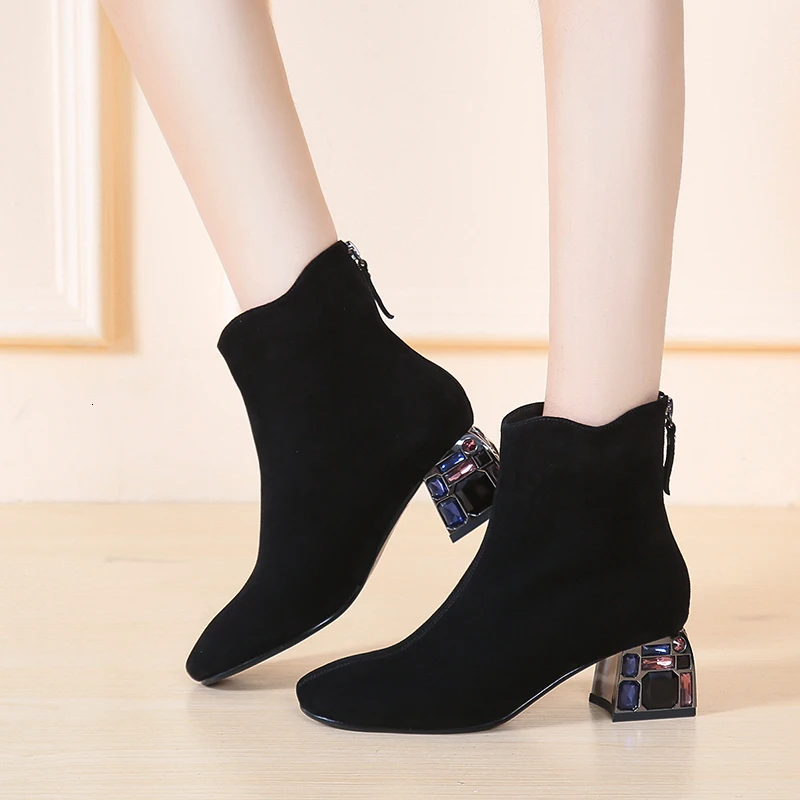 Fashion Rhinestone Heel Ankle Boots Women Winter Thick High Heel Short Booties for Ladies 2019 Elegant Office Boots Women
Fashion Rhinestone Heel Ankle Boots Women Winter Thick High Heel Short Booties for Ladies 2019 Elegant Office Boots Women