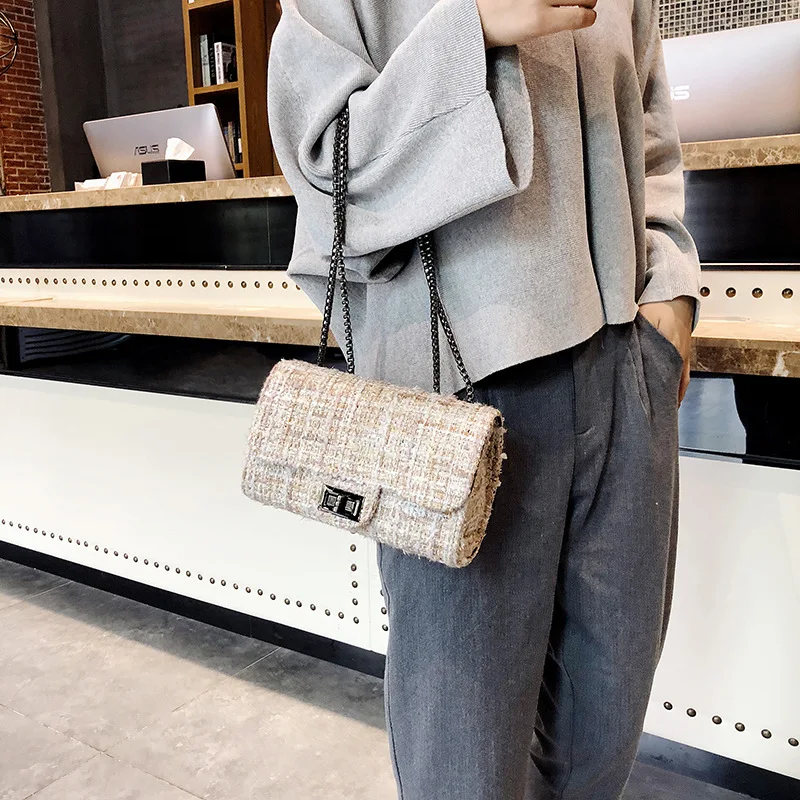 New Autumn and Winter Bag Korean Version of Small Fragrance Wind Tit Is Bright Silk Small Square Bags Color Woven Shoulder Bags
New Autumn and Winter Bag Korean Version of Small Fragrance Wind Tit Is Bright Silk Small Square Bags Color Woven Shoulder Bags