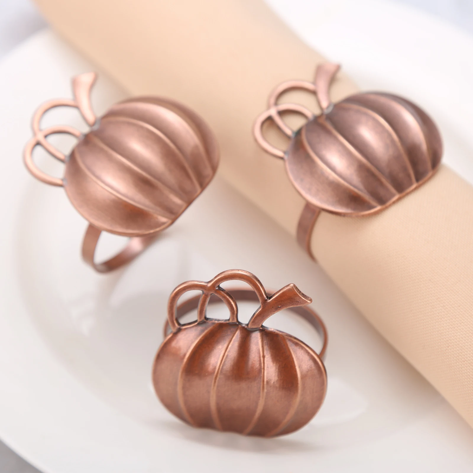 6PCS Halloween Napkin Rings Decorative Pumpkin Napkin Buckles Props Pumpkin Napkin Buckle Napkin Ring Party Dinner Table Decor
6PCS Halloween Napkin Rings Decorative Pumpkin Napkin Buckles Props Pumpkin Napkin Buckle Napkin Ring Party Dinner Table Decor
