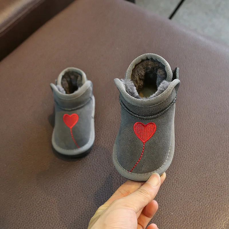 WINTER Kids Snow Boots Genuine Leather Love Girls Cotton Boots Winter New Girl Pink Gray Warm Boots children's Shoes
WINTER Kids Snow Boots Genuine Leather Love Girls Cotton Boots Winter New Girl Pink Gray Warm Boots children's Shoes