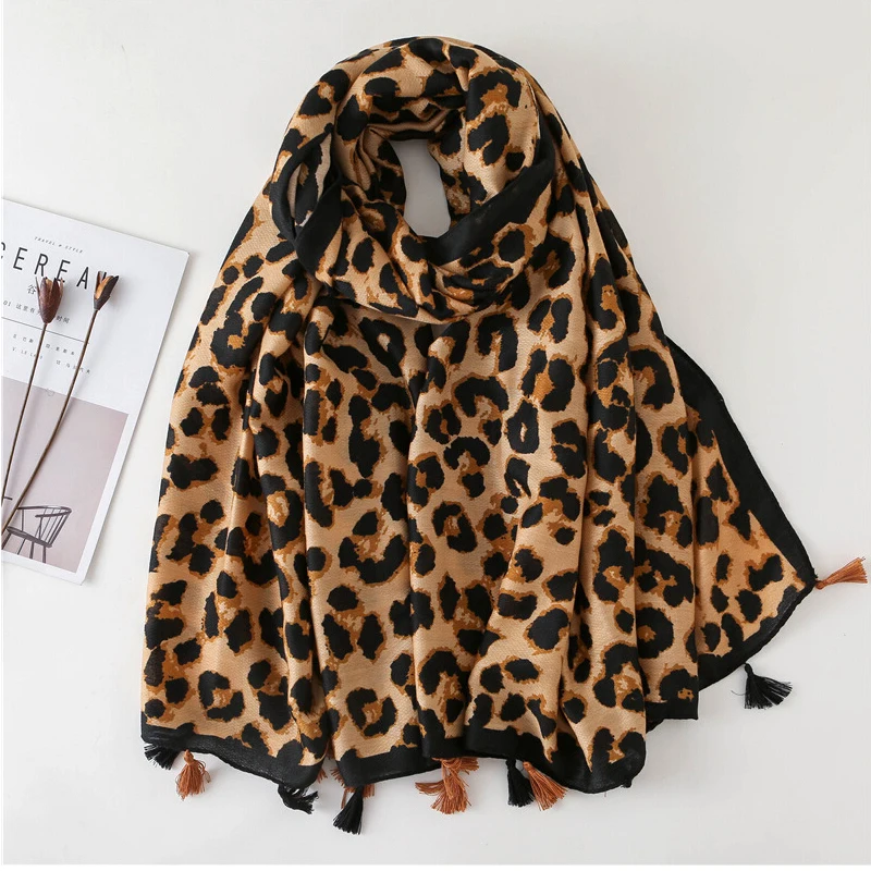 2020 Classical Women Leopard Print Scarf Soft Pretty Oversize Leopard Stole Thin Warm Large Shawls cachecol Christmas Gift Wraps
2020 Classical Women Leopard Print Scarf Soft Pretty Oversize Leopard Stole Thin Warm Large Shawls cachecol Christmas Gift Wraps
