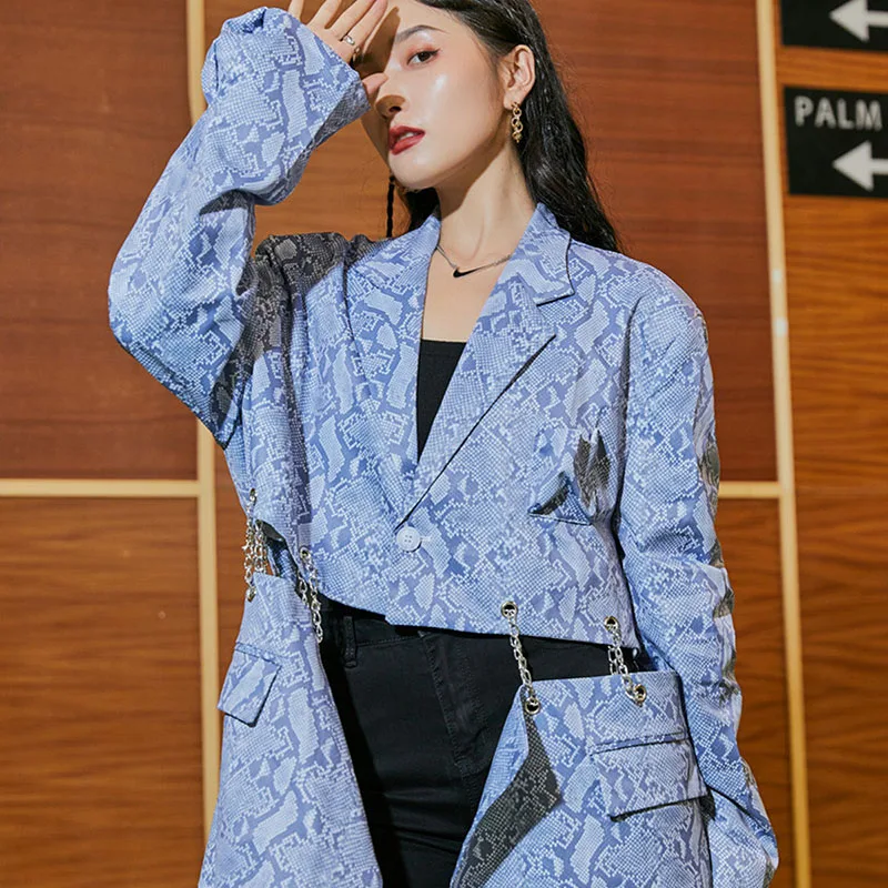 Autumn New Women's Loose Chic Chain Patchwork Suit Jacket Unique Design Notched Blazer Office Lady Casual Fashion Mujer chaqueta
Autumn New Women's Loose Chic Chain Patchwork Suit Jacket Unique Design Notched Blazer Office Lady Casual Fashion Mujer chaqueta