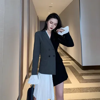 Women Double-Breasted Patchwork Irregular Blazer Notched Flare Sleeve Blazer Jacket Ruched Contrast Color Outwear Suit Coat
Women Double-Breasted Patchwork Irregular Blazer Notched Flare Sleeve Blazer Jacket Ruched Contrast Color Outwear Suit Coat