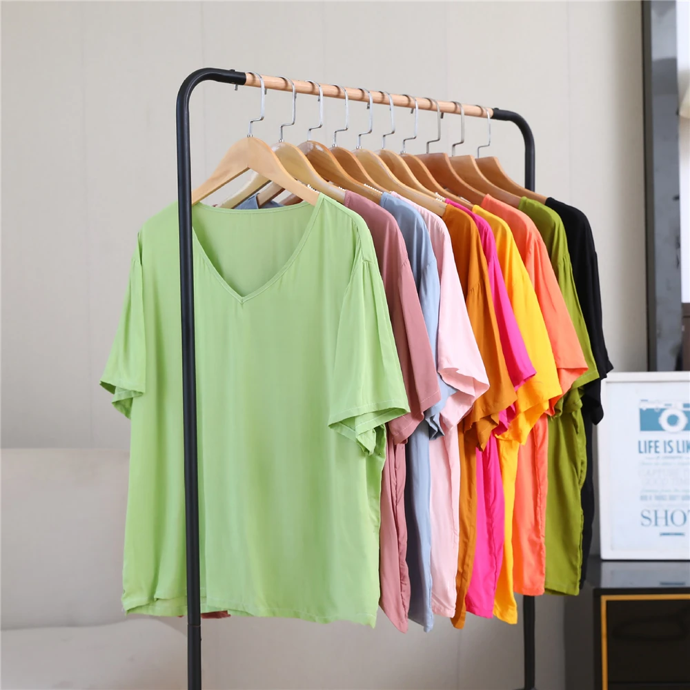 Летняя женская хлопковая шелковая футболка, пижама с коротким рукавом, однотонный Яркий топ для столкновений, свободная уличная Пижама большого размера с V-образным вырезом
Летняя женская хлопковая шелковая футболка, пижама с коротким рукавом, однотонный Яркий топ для столкновений, свободная уличная Пижама большого размера с V-образным вырезом