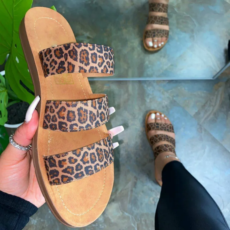 2020 New Leopard print Ladies Slides Summer Comfortable Slip On Shoes Beach Sandals Slides Assorted Colors Platform Casual Shoes
2020 New Leopard print Ladies Slides Summer Comfortable Slip On Shoes Beach Sandals Slides Assorted Colors Platform Casual Shoes