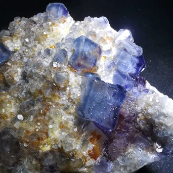 289.5g.Natural green blue fluorite, crystal mineral crystal specimen 
289.5g.Natural green blue fluorite, crystal mineral crystal specimen