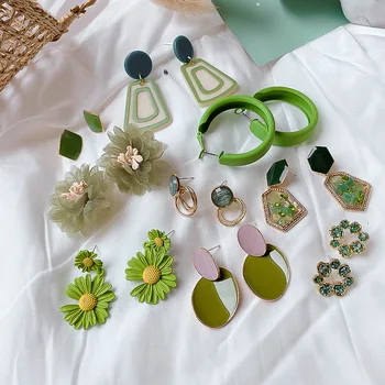 2020 New Design Vintage Green Acrylic Resin Metal Geometric Drop Earrings for Women Girl Round Flower Earrings Jewelry Gifts
2020 New Design Vintage Green Acrylic Resin Metal Geometric Drop Earrings for Women Girl Round Flower Earrings Jewelry Gifts