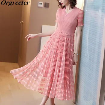 2020 New Summer Pleated Temperament Short sleeve Elastic waist Dress Elegant Ladies V-neck Striped Patchwork Long Dress
2020 New Summer Pleated Temperament Short sleeve Elastic waist Dress Elegant Ladies V-neck Striped Patchwork Long Dress