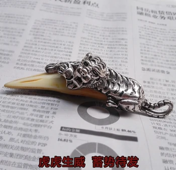 Tiger teeth pendants, mountain tigers, ornaments, teeth pendants, safety car, imitation animal teeth
Tiger teeth pendants, mountain tigers, ornaments, teeth pendants, safety car, imitation animal teeth