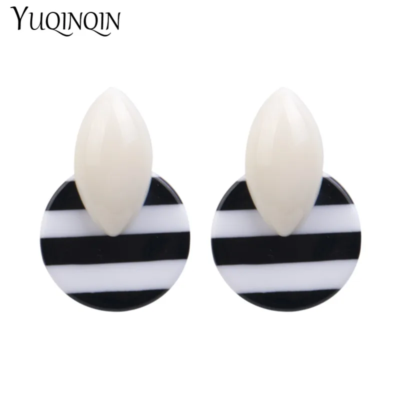 Fashion Big Geometric Circle Drop Earrings for Women Black White Stripe Resin Acrylic Dangle Earring Multi-color Korea Jewelry
Fashion Big Geometric Circle Drop Earrings for Women Black White Stripe Resin Acrylic Dangle Earring Multi-color Korea Jewelry