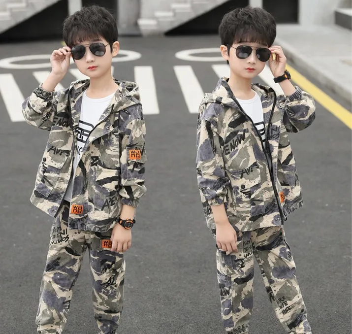 New Children's Wear Boy's Camouflage Sports Suit Spring Autumn Kids Handsome Military Uniform Clothes Hooded Jacket + Pants X505
New Children's Wear Boy's Camouflage Sports Suit Spring Autumn Kids Handsome Military Uniform Clothes Hooded Jacket + Pants X505