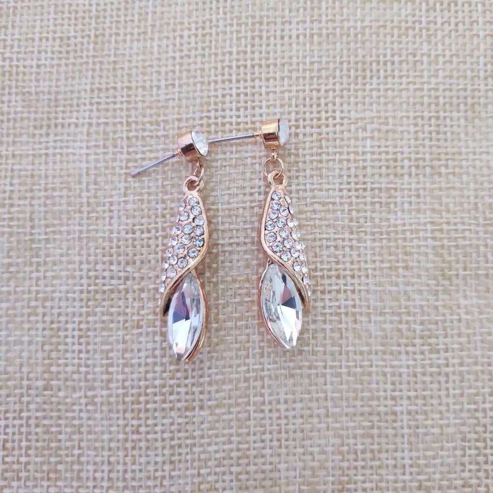 QiLeSen Fine jewelry 925 sterling silver suitable for ladies wedding earrings, desert light white earrings YW092
QiLeSen Fine jewelry 925 sterling silver suitable for ladies wedding earrings, desert light white earrings YW092