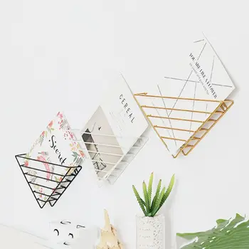 Nordic Style Geometric Shape Golden Iron Storage Rack Hook Type Wall Handing Storage Office Home Oragnizer Decor For Magazine
Nordic Style Geometric Shape Golden Iron Storage Rack Hook Type Wall Handing Storage Office Home Oragnizer Decor For Magazine